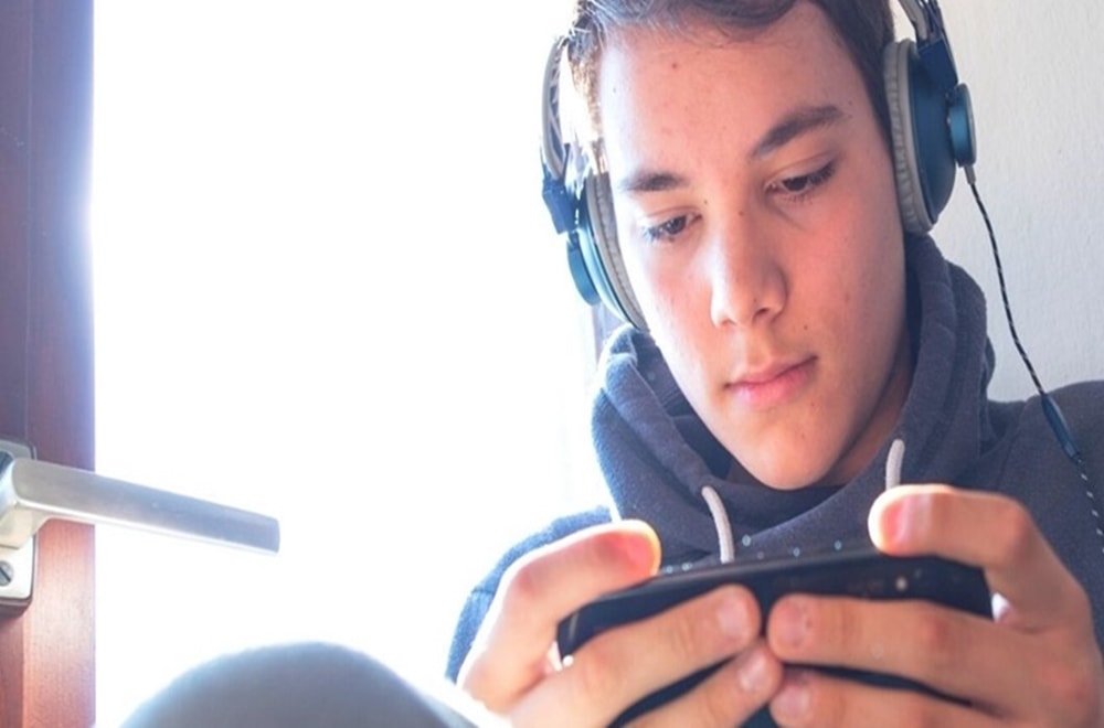 Çocuğunuzu Akıllı Telefondan Uzaklaştırmak için 5 Neden