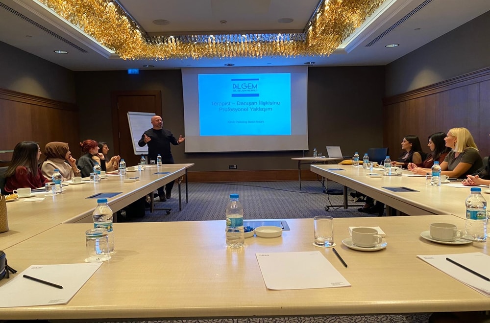 DİLGEM Kurumsal Değerlendirme ve Gelişim Toplantısını Divan Asia Otelinde Yaptık