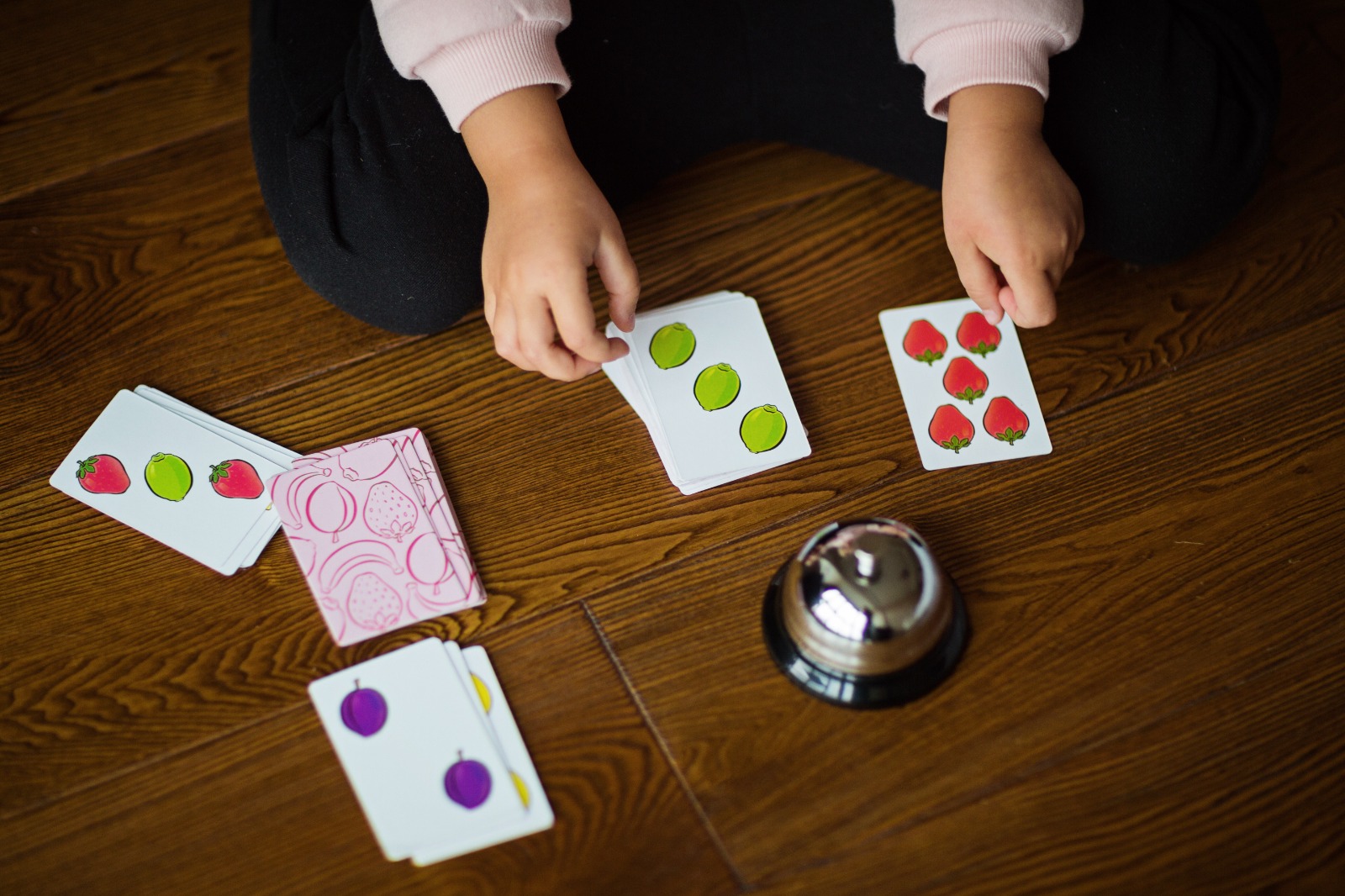Artikülasyon Terapisinde Minyatür Objeler ve Resim Kartları