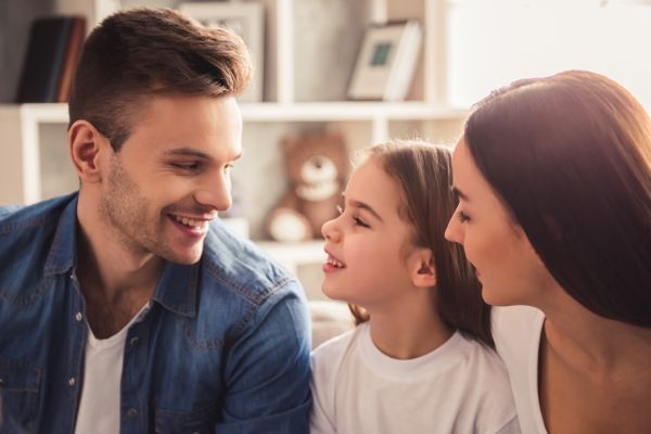 Bu Yaz Çocuğunuzun İletişim Becerilerini Geliştirmek İçin İpuçları ve Aktiviteler