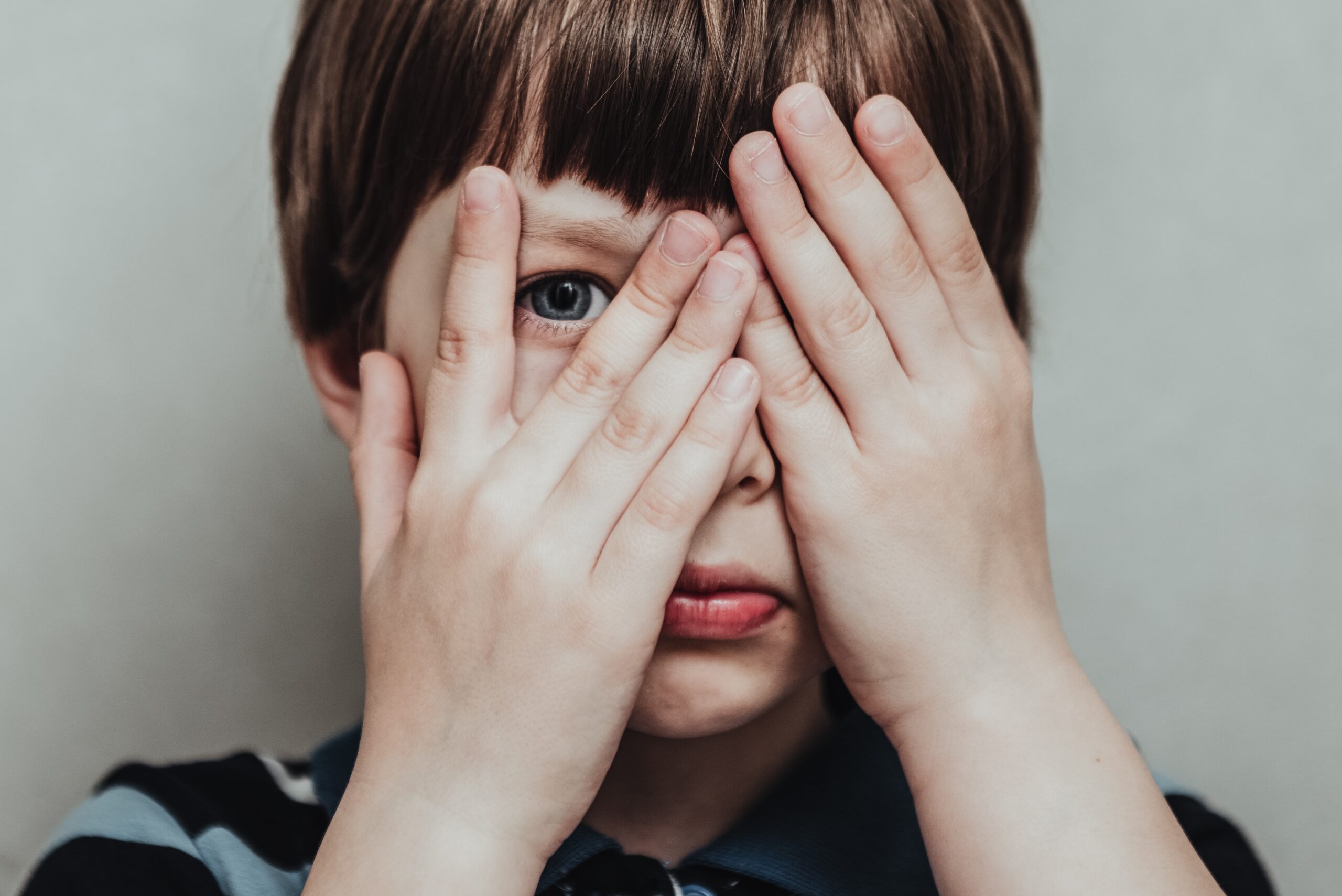 Otizmli Çocukların Göz Teması Kurmasına Yardımcı Olmak İçin 4 İpucu